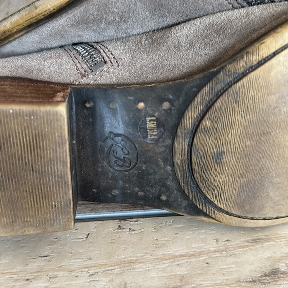 Lucky Brand Bartalino Suede Bootie Size 8.5 - Picture 9 of 10